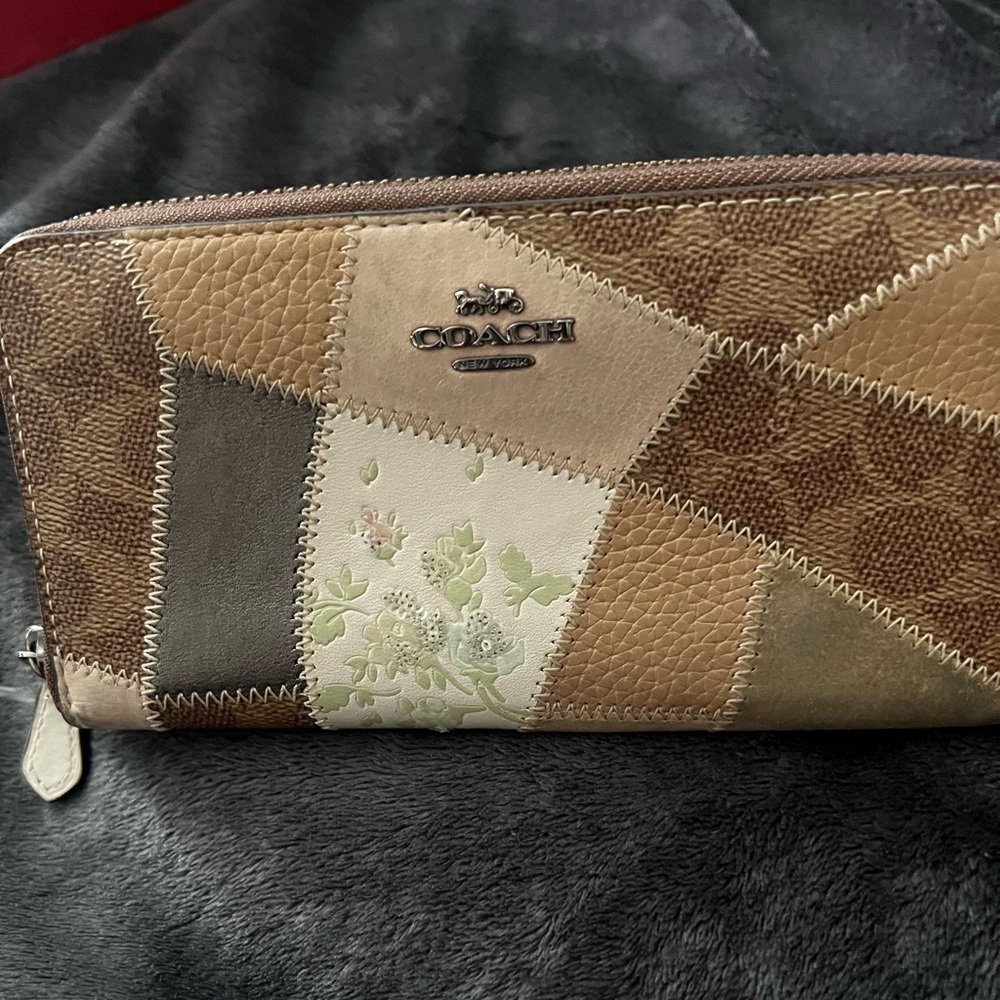 COACH Accordion Style Wallet with Signature Stitch Patchwork